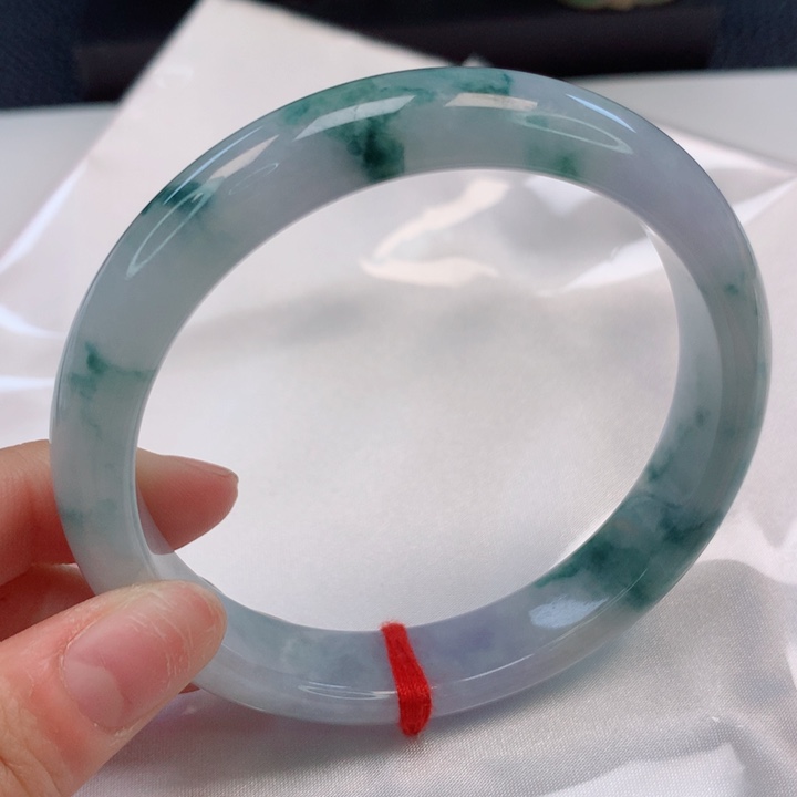 翡翠手镯未镶嵌姬****德62圈