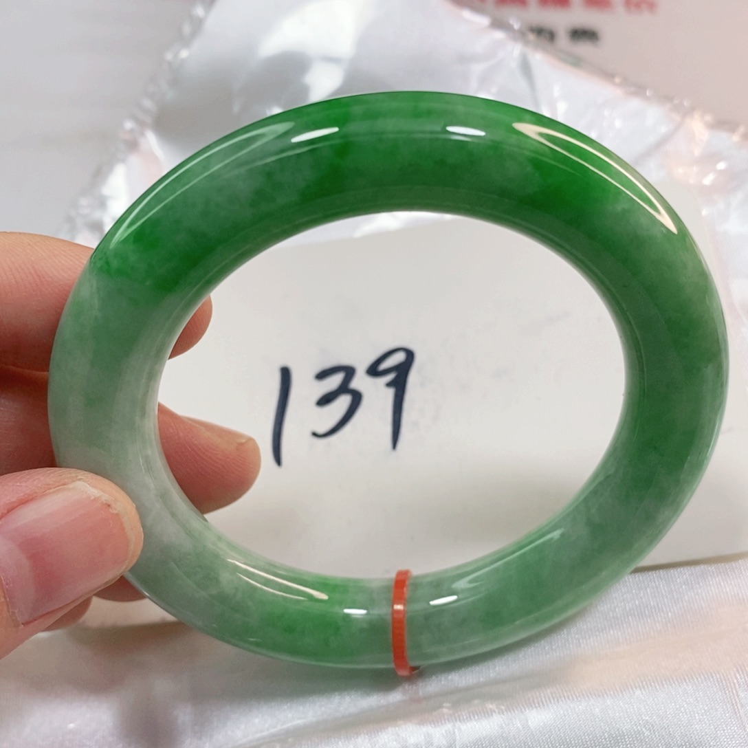 翡翠手镯未镶嵌56圈口圆条