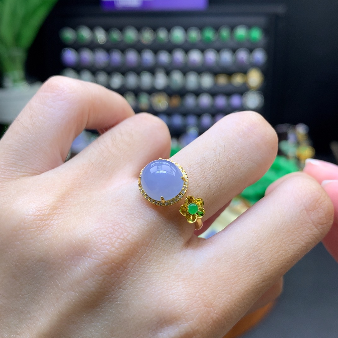 翡翠18K金镶嵌颈饰