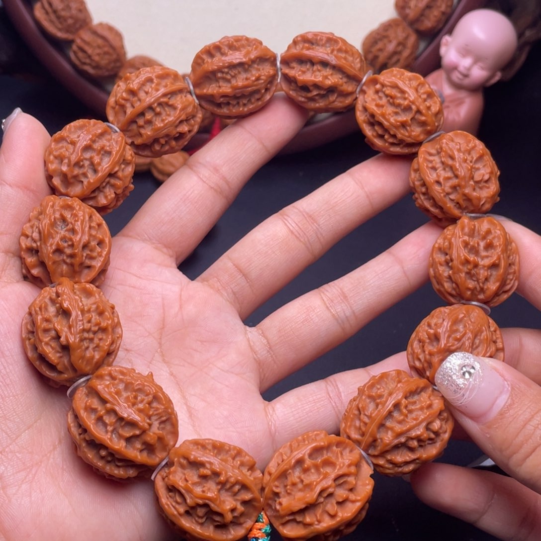 文玩核桃手串麒麟纹龙脊
