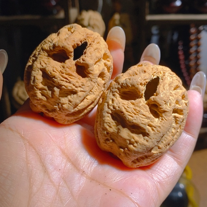 野生鬼脸乾坤核桃3947