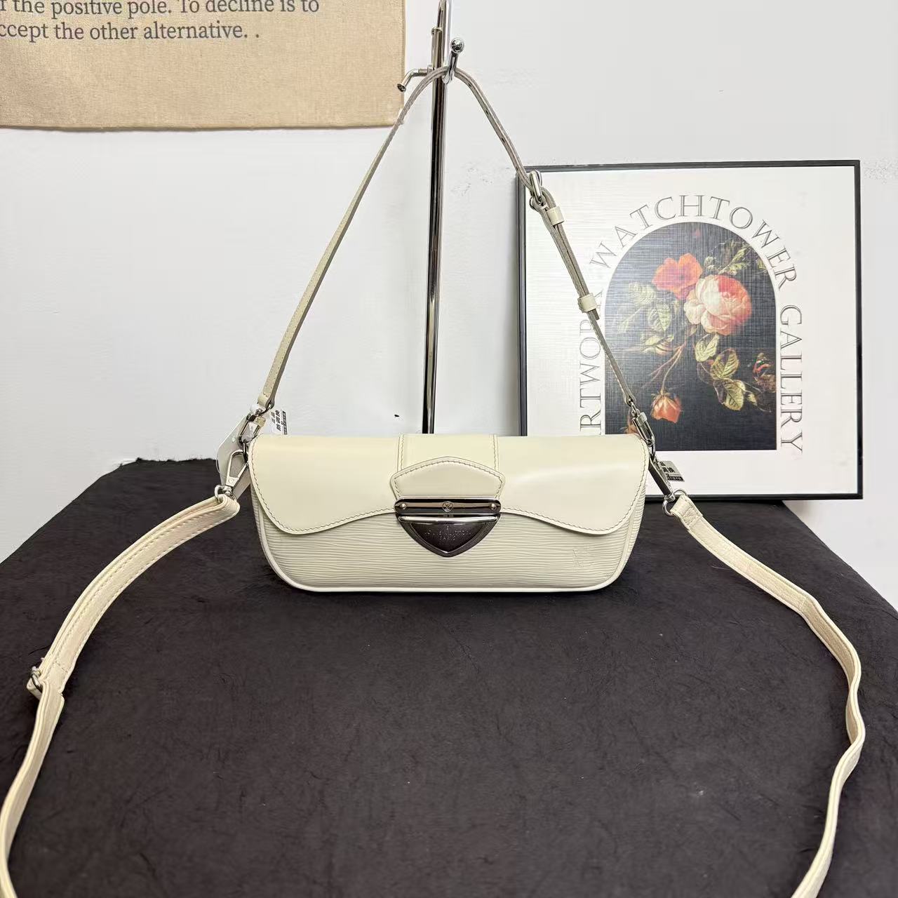 95新 LouisVuitton/路易威登 lv水波纹白银盾牌法棍单肩包/斜挎包