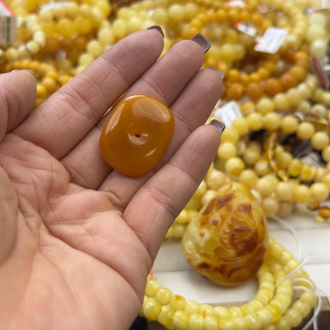 琥珀珠宝奇石未镶嵌