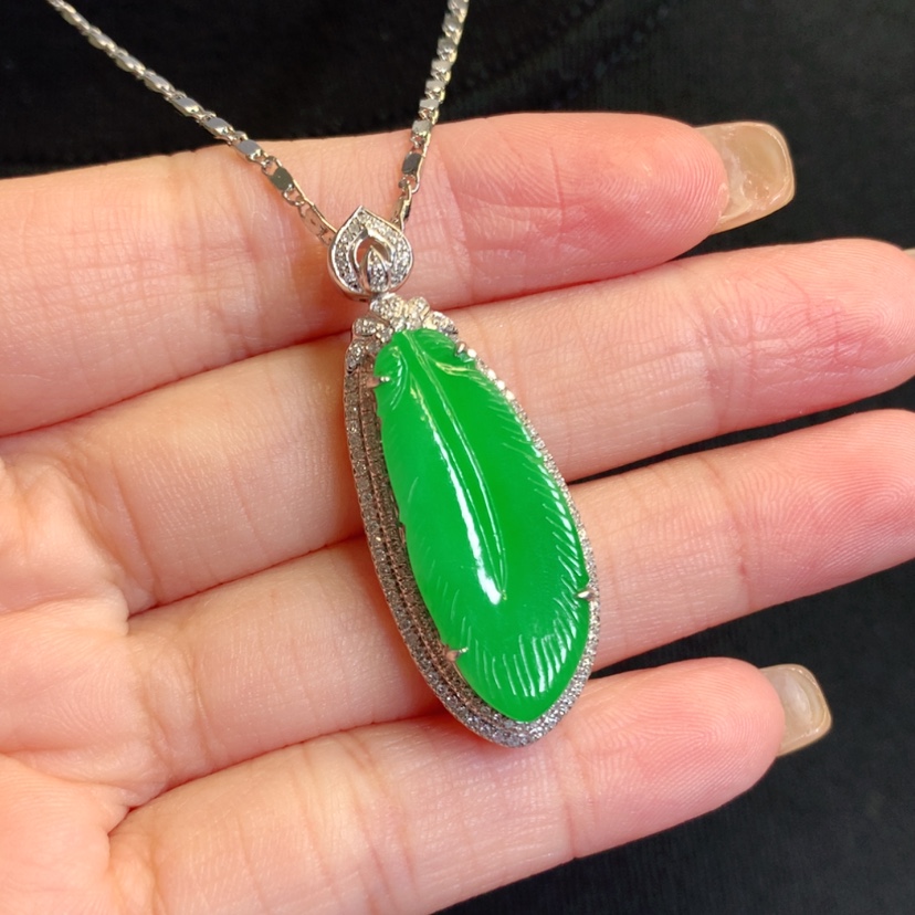 【闪购商品】翡翠18K金镶嵌吊坠(赠链)羽毛