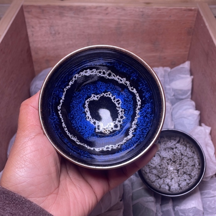 茶盏我在等一位老母亲