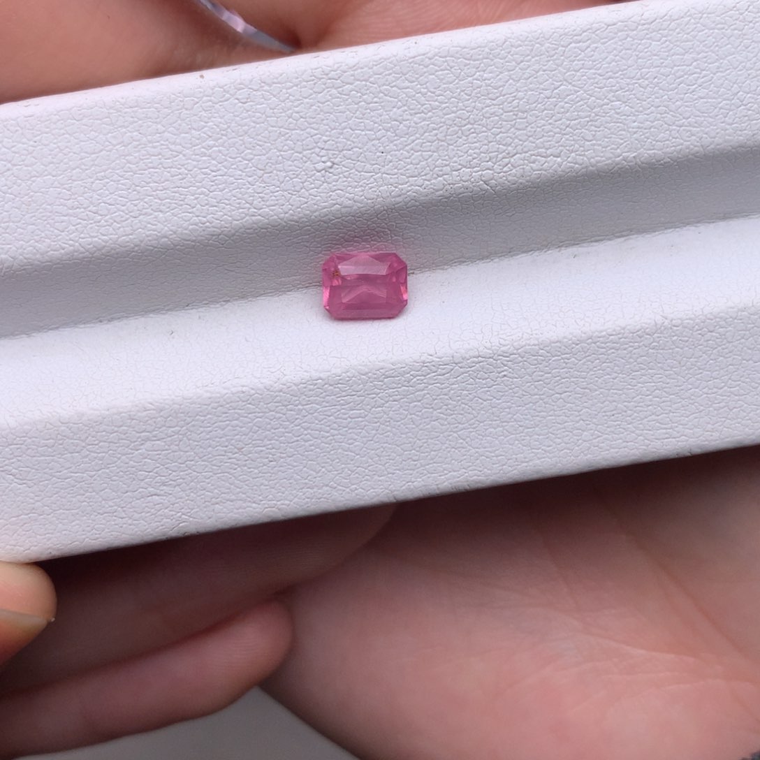 裸石尖晶石听****！马亨盖尖晶1.155ct