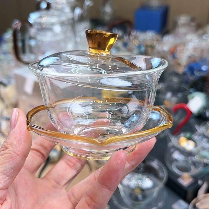 禾器浅黄色沁莲盖碗