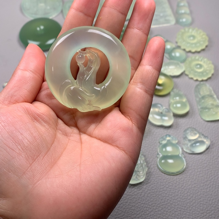 未镶嵌岫玉吊坠(赠链)