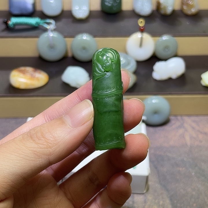 七***8和田玉未镶嵌挂件