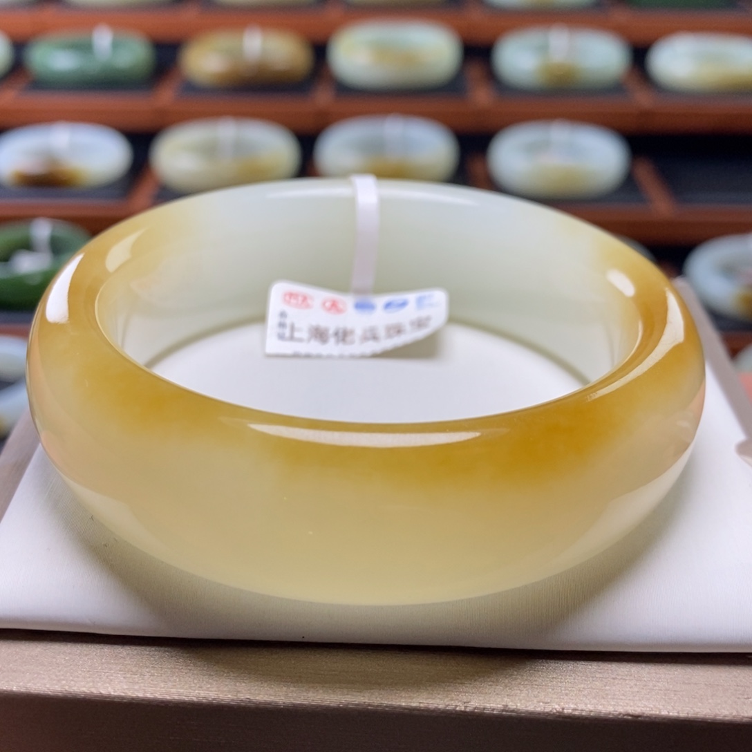 和田玉（糖玉）手镯未镶嵌57圈