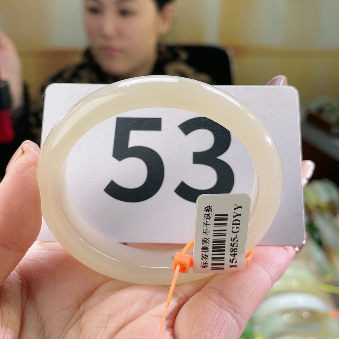 未镶嵌手镯和田玉贵妃全藕粉 大漏特漏！