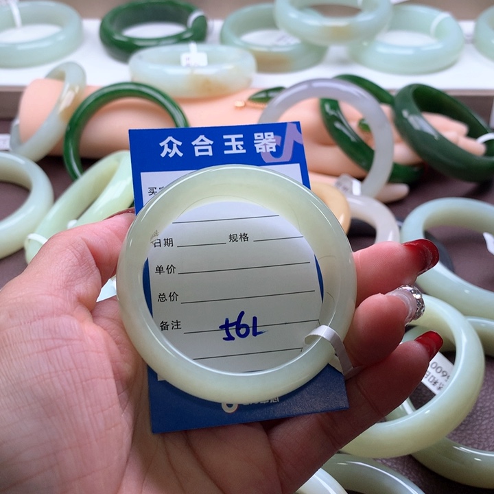 和田玉手镯51未镶嵌