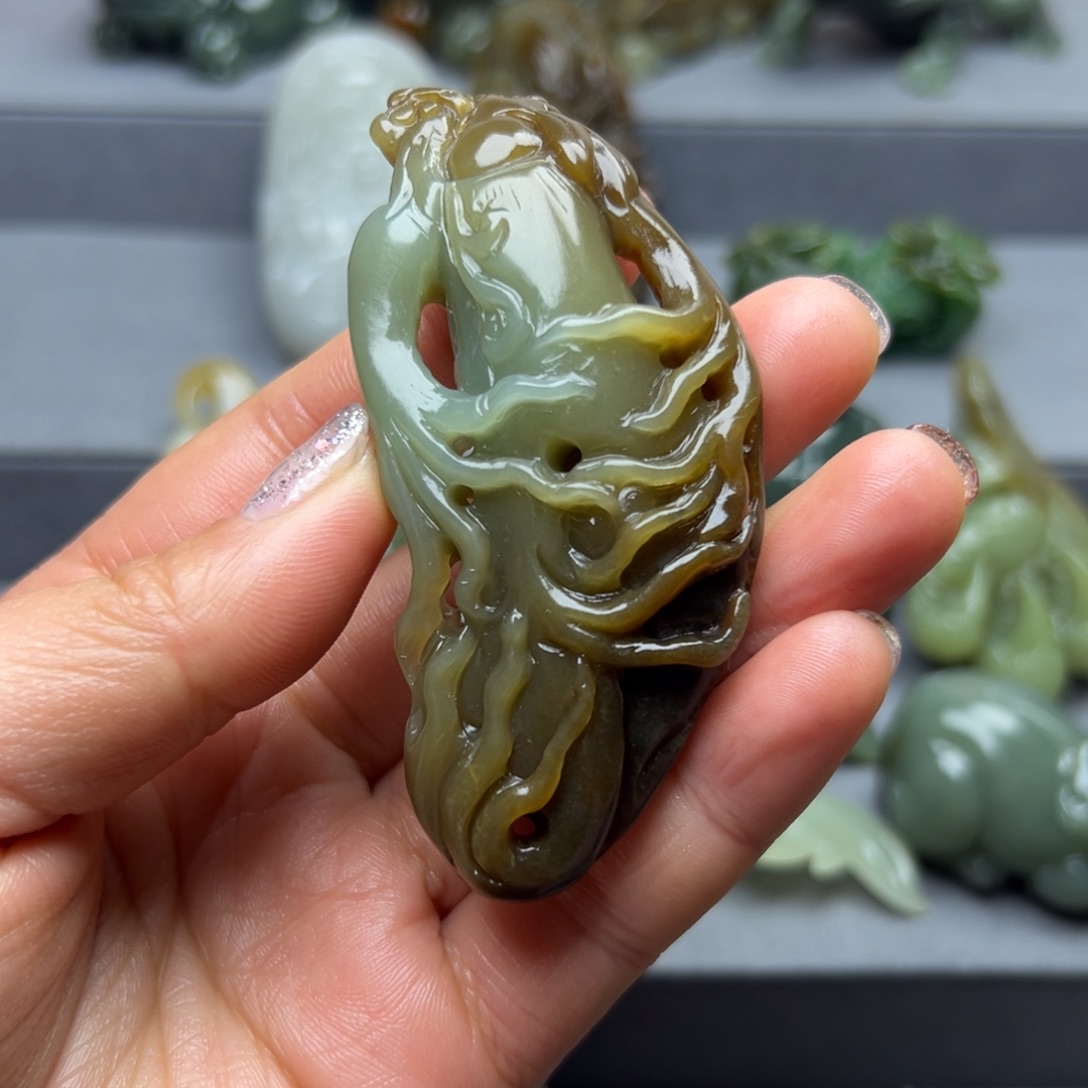 和田玉颈饰未镶嵌