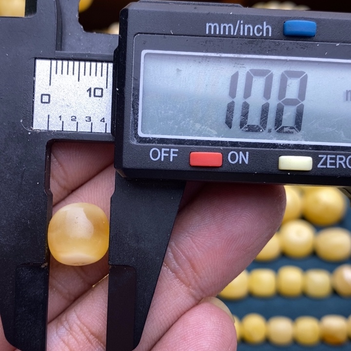 琥珀未镶嵌裸石60号10.8*10.3微瑕