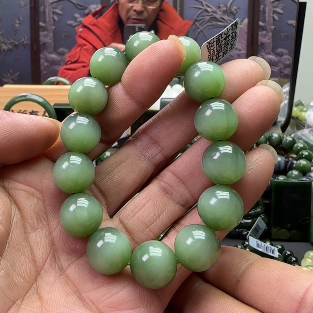 和田玉未镶嵌珠宝奇石