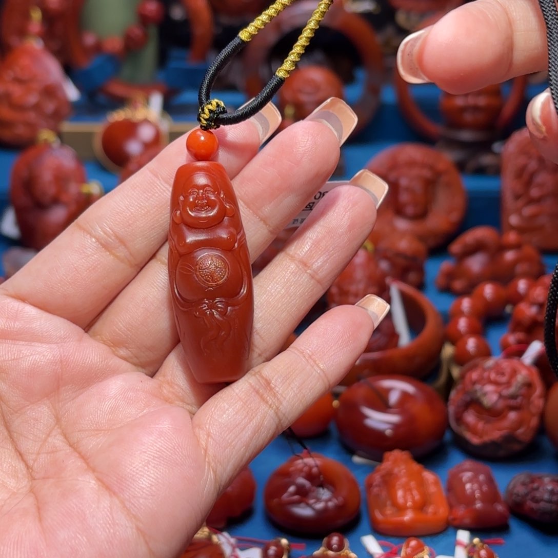 未镶嵌雕刻南红玛瑙天*