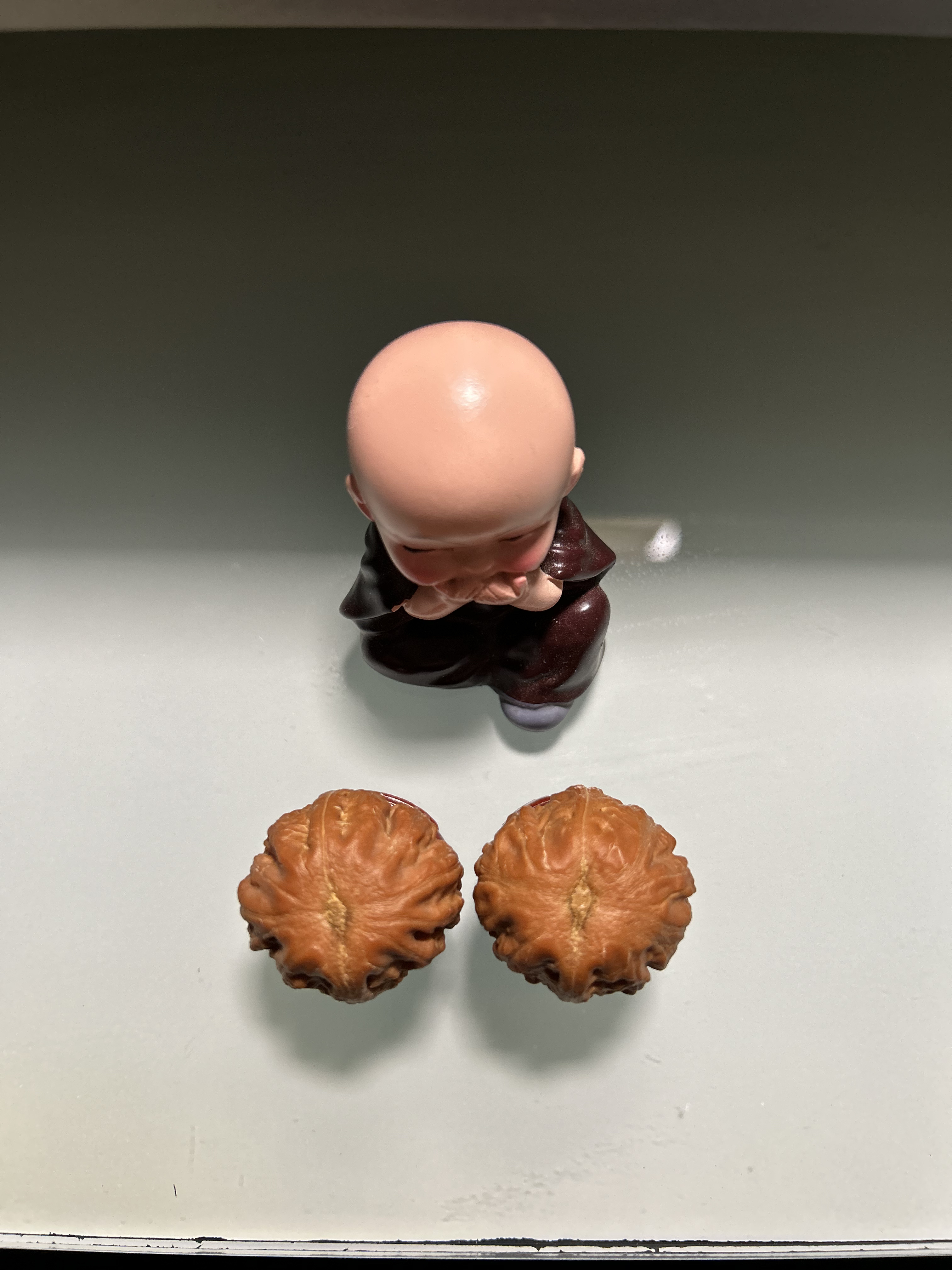 《红皮焖尖粗筋元宝》野生文玩小手捻秋子核桃圆润饱满可盘玩变色