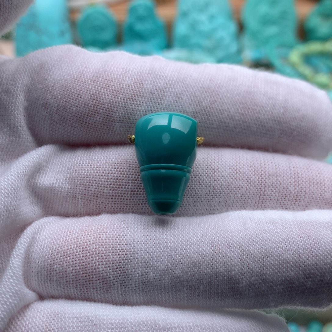 绿松石颈饰未镶嵌