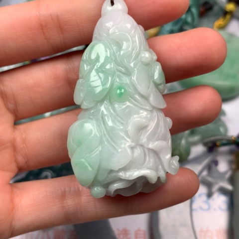 翡翠颈饰未镶嵌翡翠