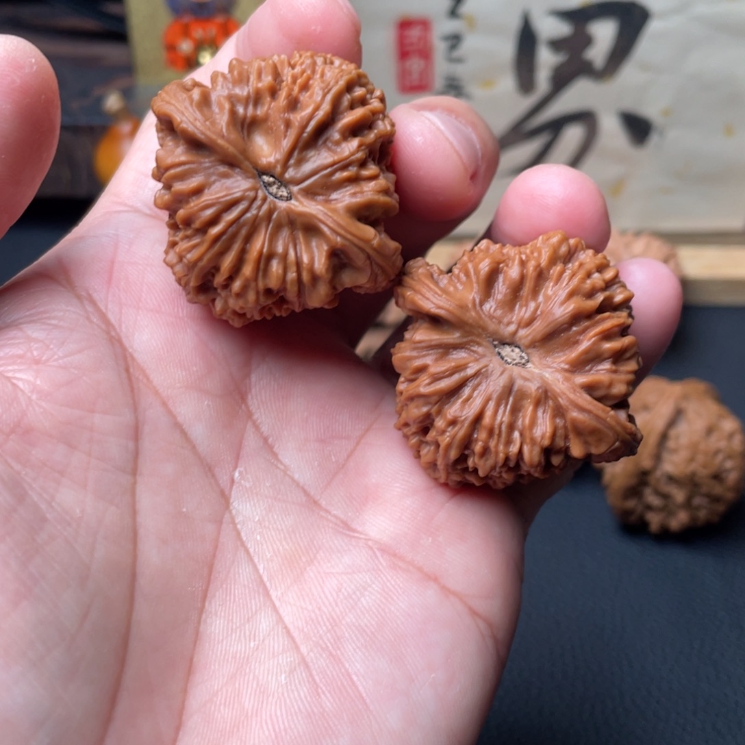 文玩核桃吊坠南疆石