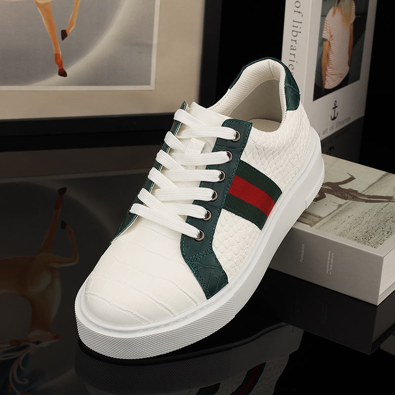 高端抖音肚皮白色板鞋