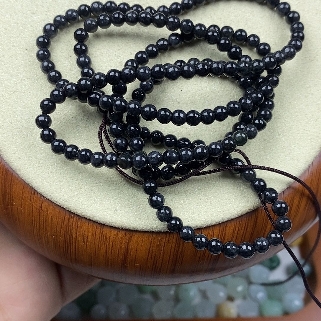 翡翠戒指未镶嵌乌鸡项链