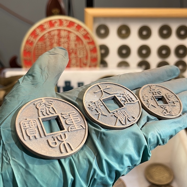 笑***9铜现代翻砂工艺作品