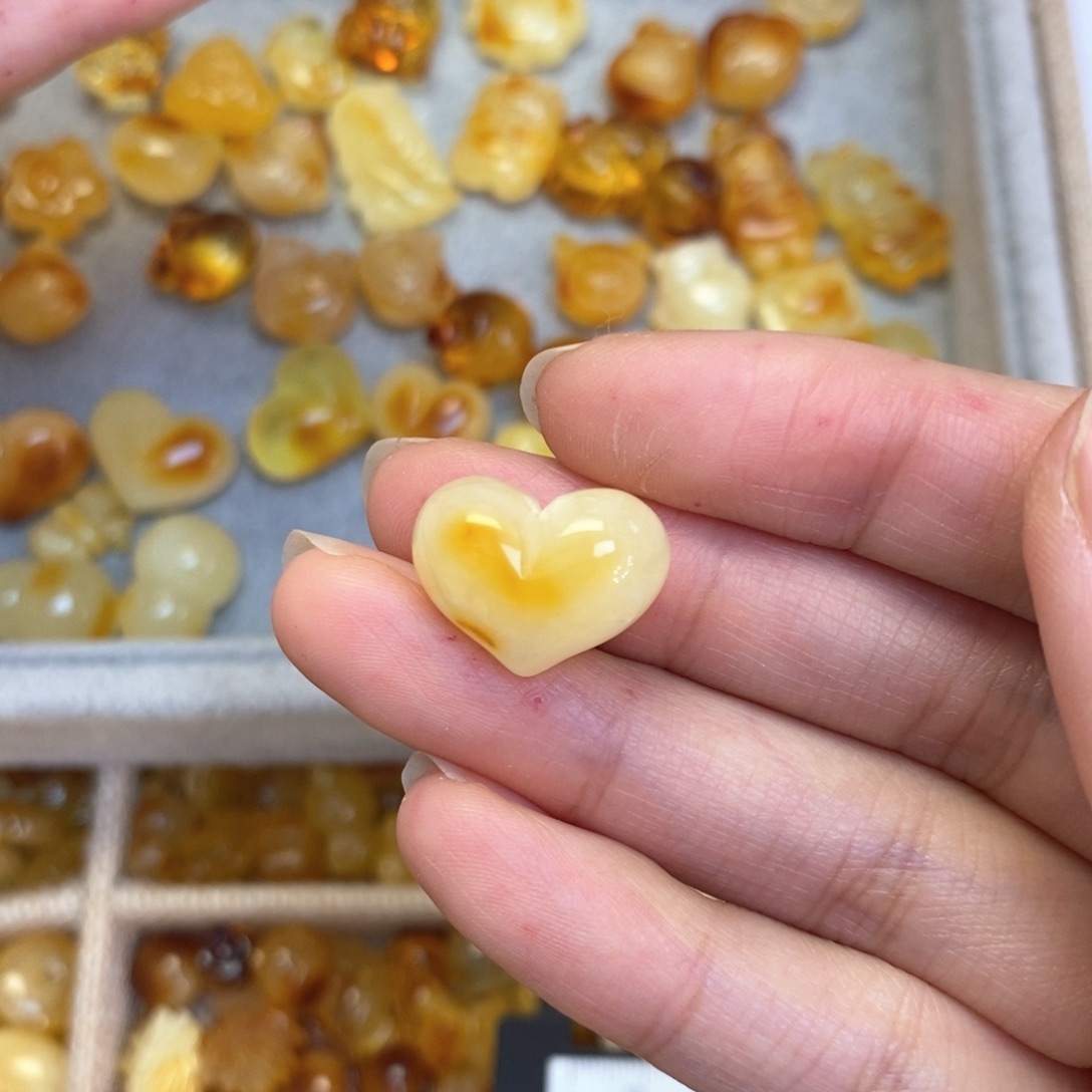 蜜蜡颈饰未镶嵌屁桃