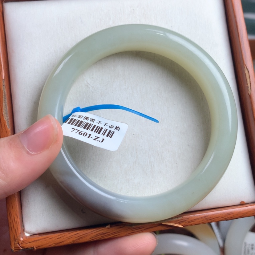 【闪购商品】和田玉手镯未镶嵌