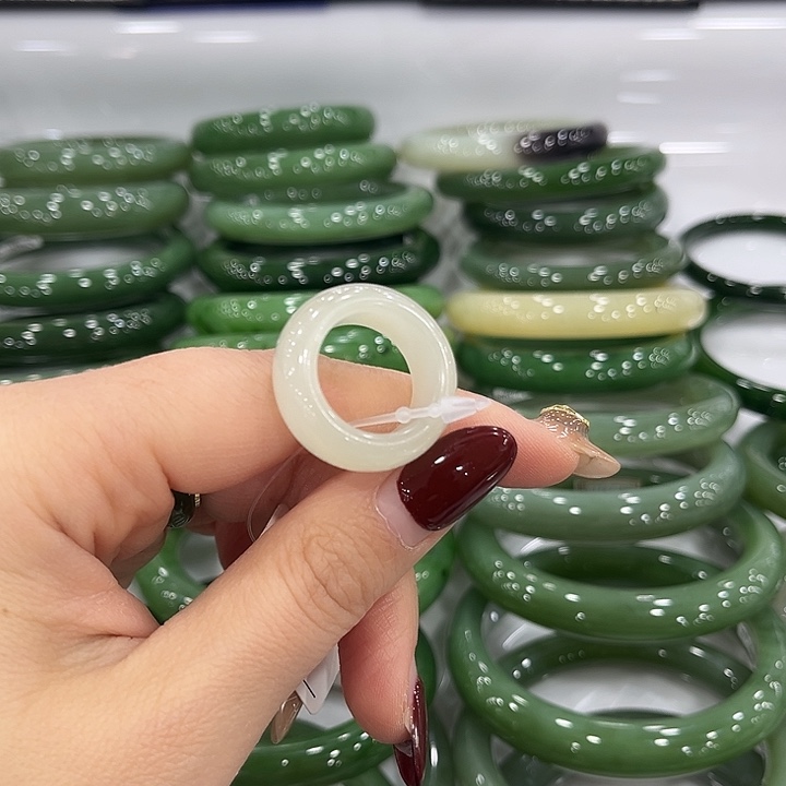 和田玉未镶嵌戒指17.4