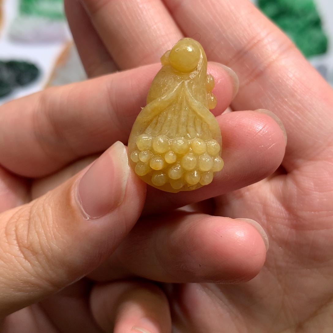 定制翡翠未镶嵌玉兰花