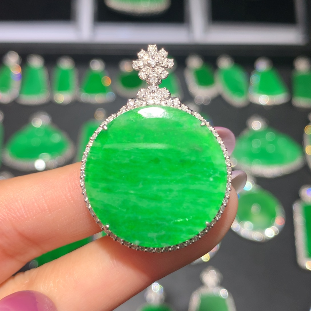 翡翠颈饰18K金镶嵌颖*翡翠