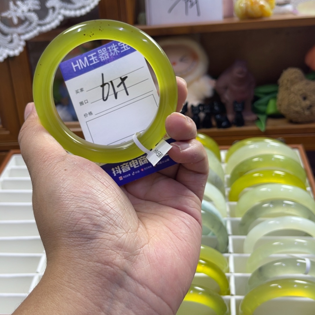 蛇纹石玉未镶嵌手镯594