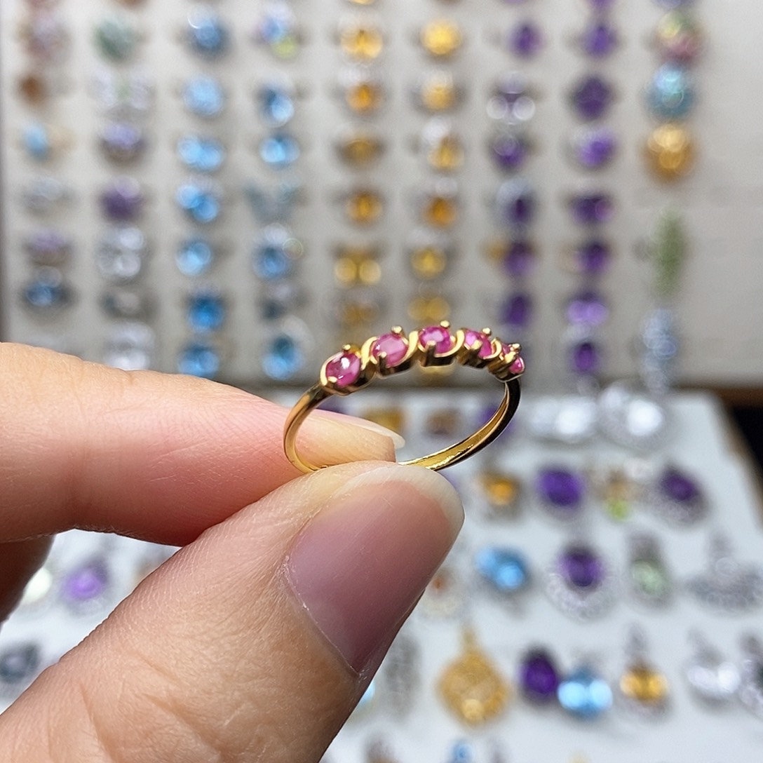 银S925镶嵌戒指红宝石不含证书