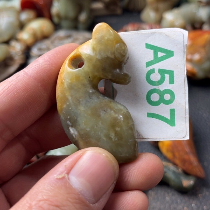 和田玉颈饰未镶嵌