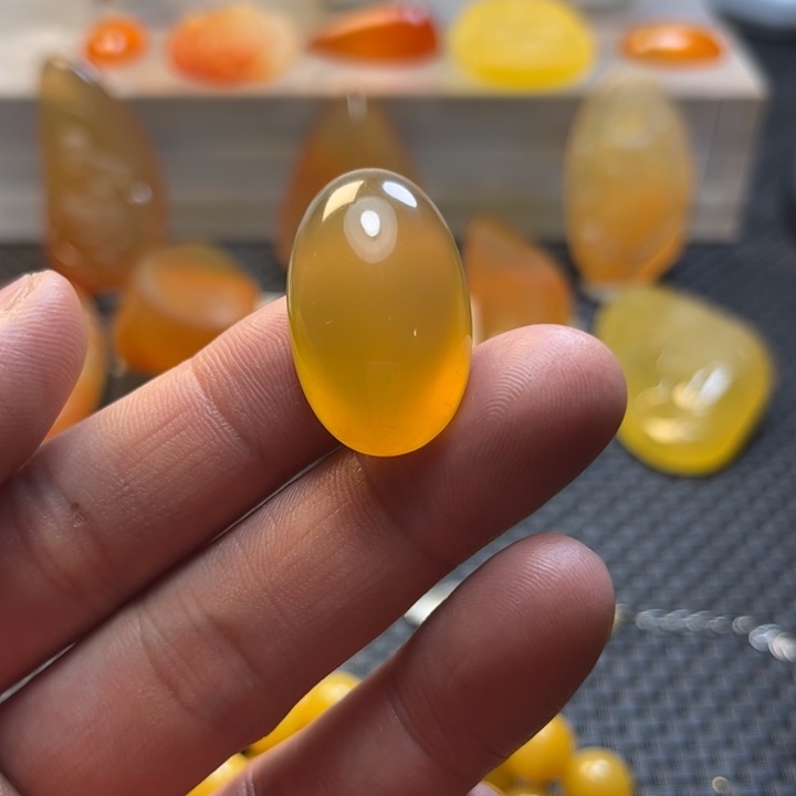 戈***鹰石英质玉未镶嵌旦面