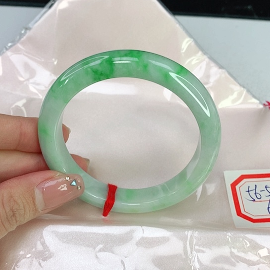 翡翠手镯未镶嵌天然翡翠A货073