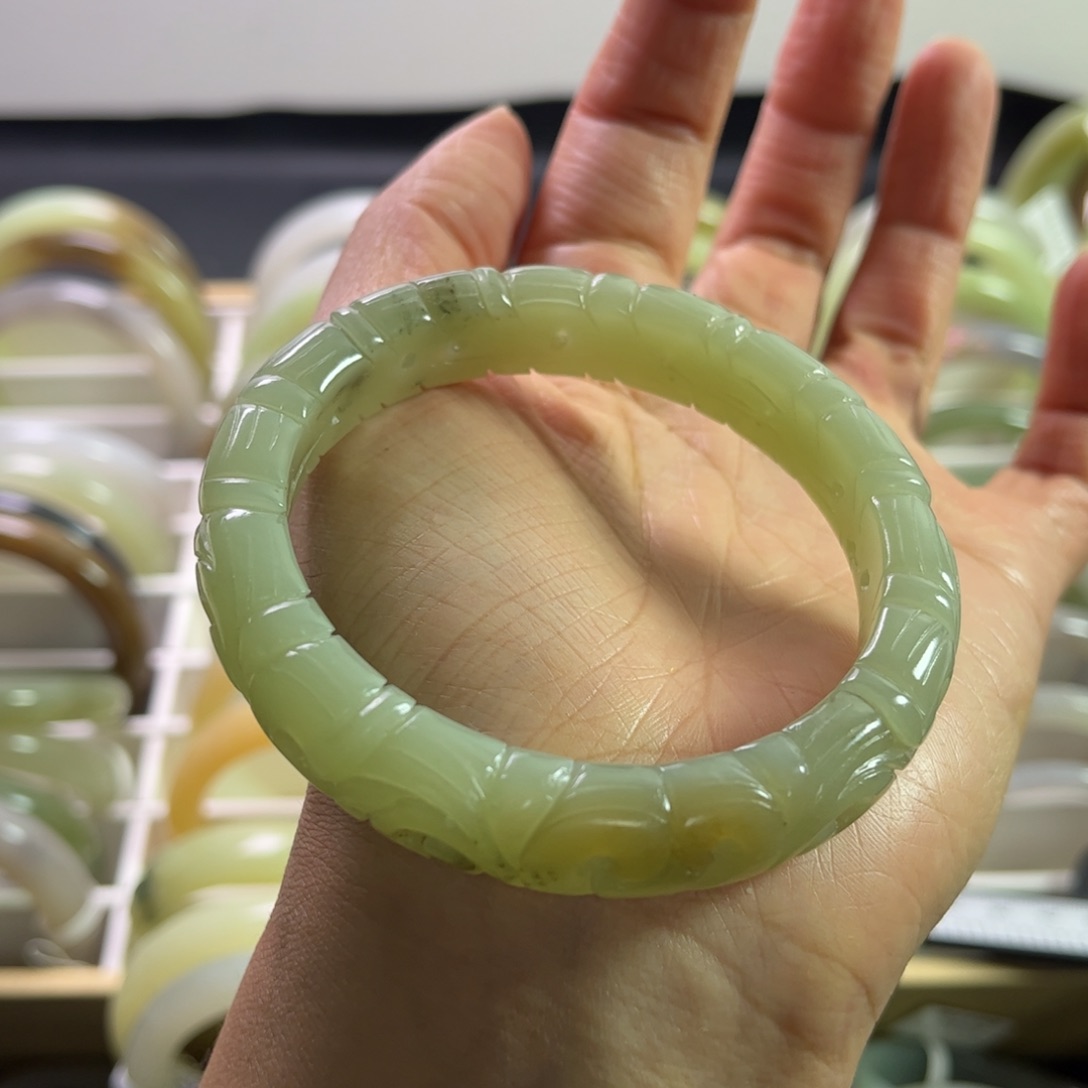 和田玉手镯59圈口未镶嵌