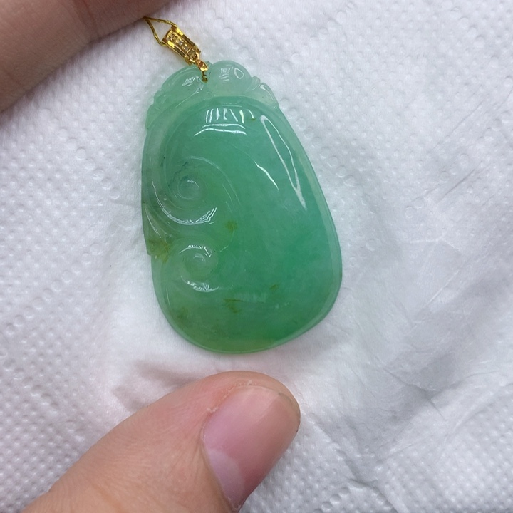 颈饰18K金镶嵌翡翠