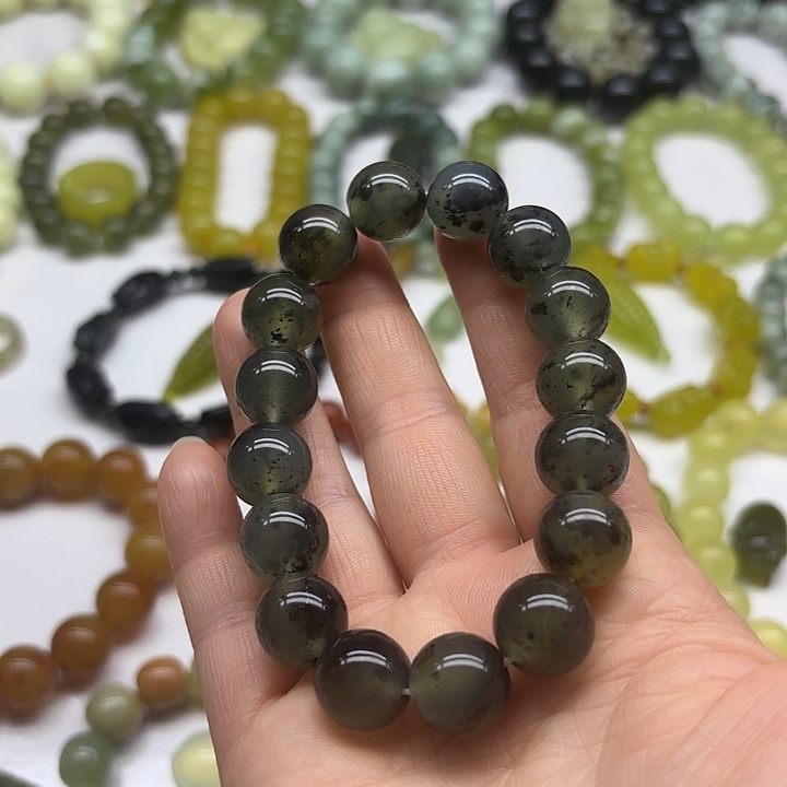 蛇纹石玉手串未镶嵌