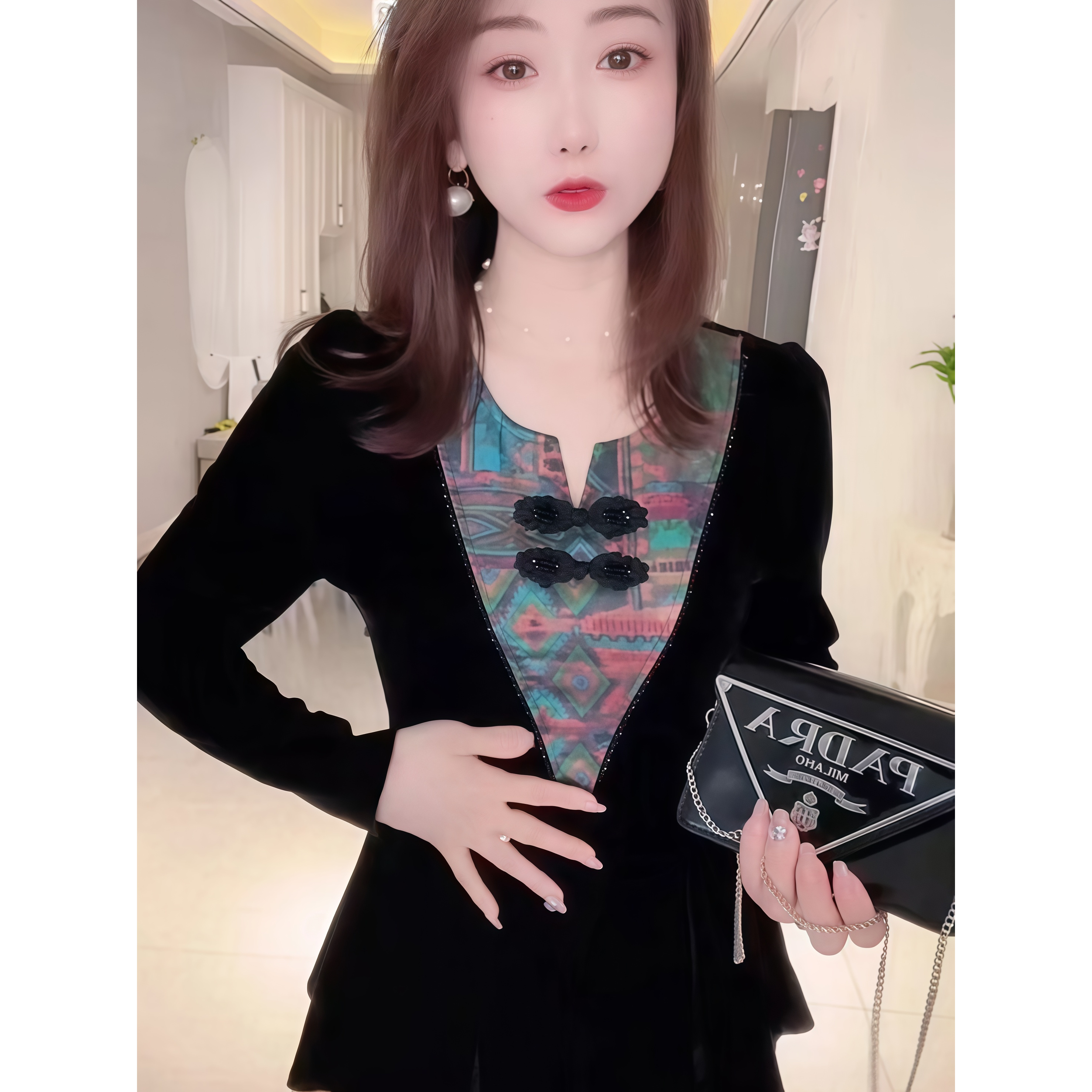 欧货气质丝绒衬衫女25秋冬洋气设计感简约显瘦复古盘扣新中式上衣