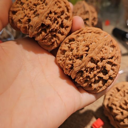 恒***业吊坠文玩核桃50南疆石