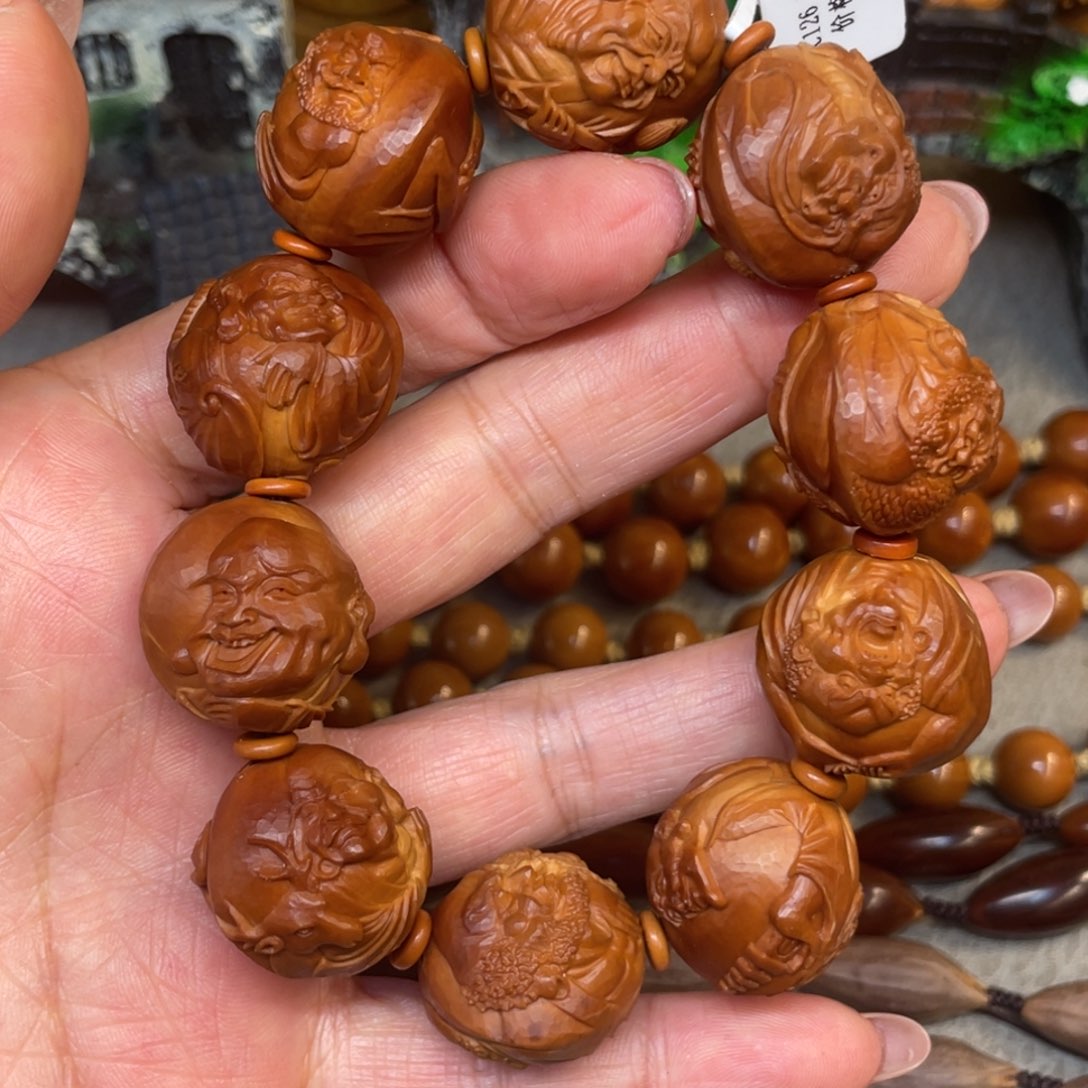 橄榄核吊坠橄榄核雕工艺