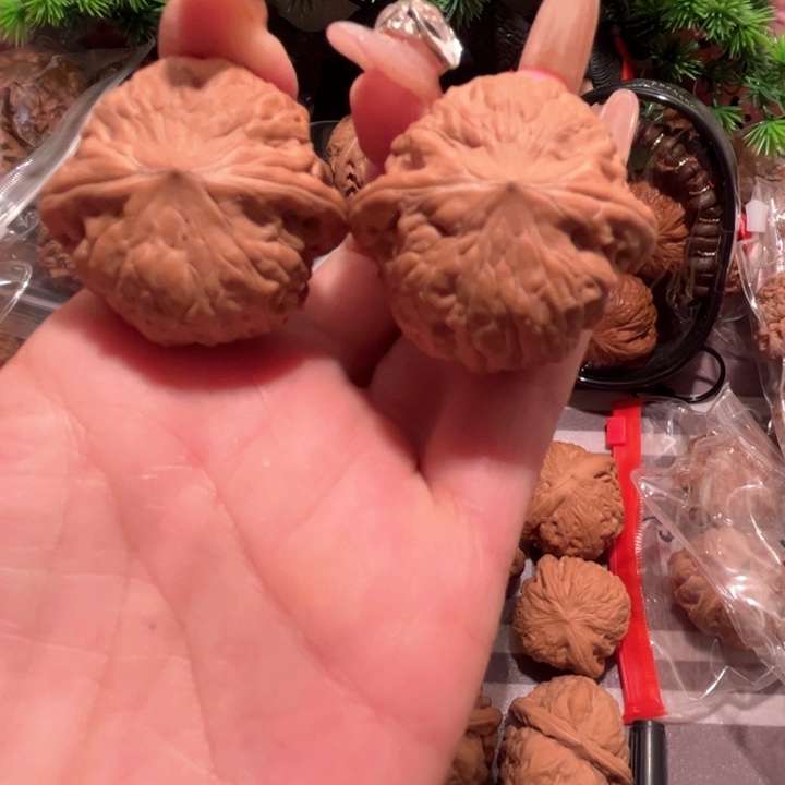 桃核吊坠铁锤妹妹