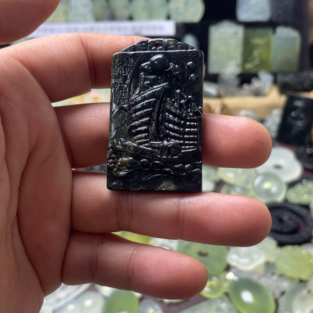 蛇纹石玉颈饰未镶嵌c****m