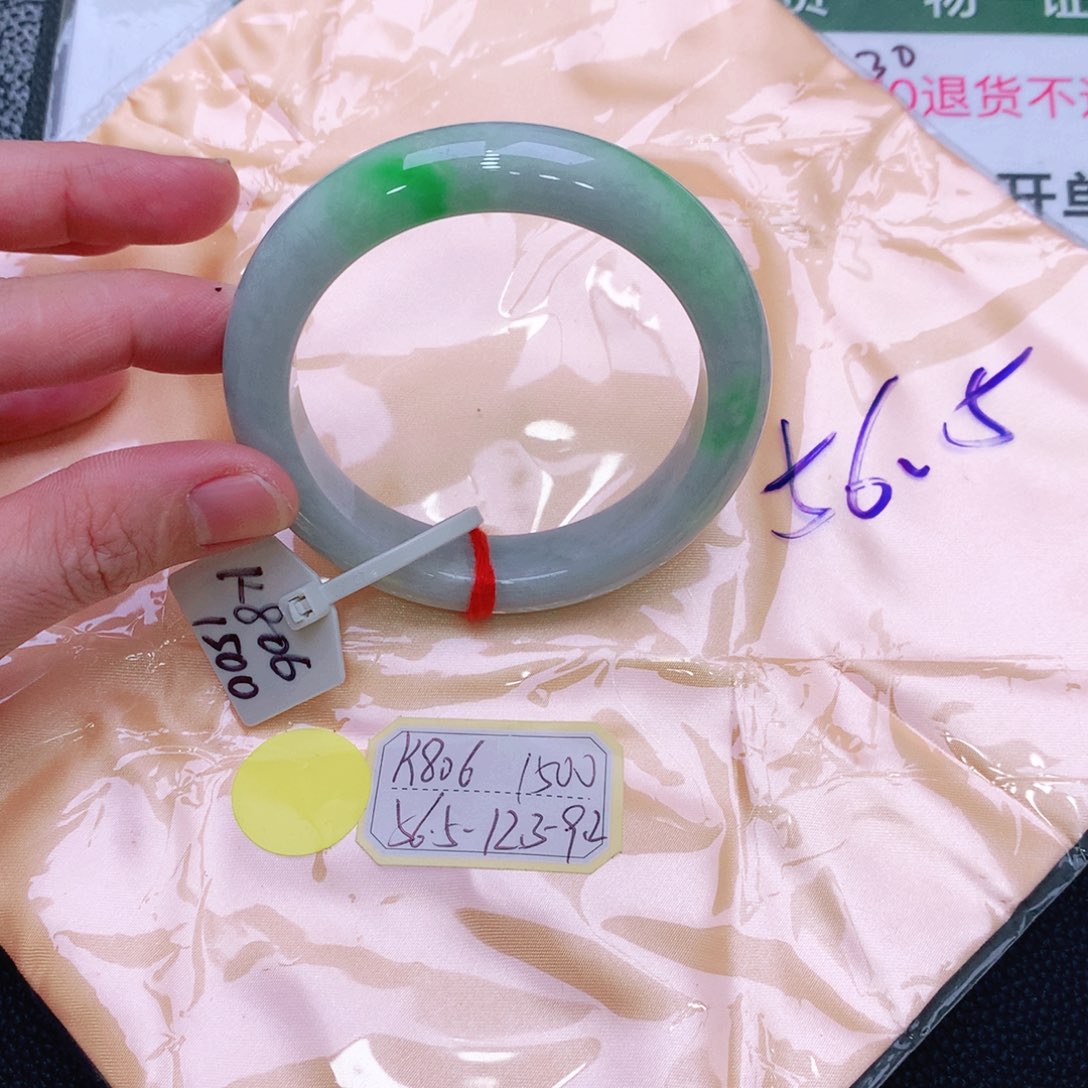 未镶嵌手镯翡翠缅甸翡翠手镯