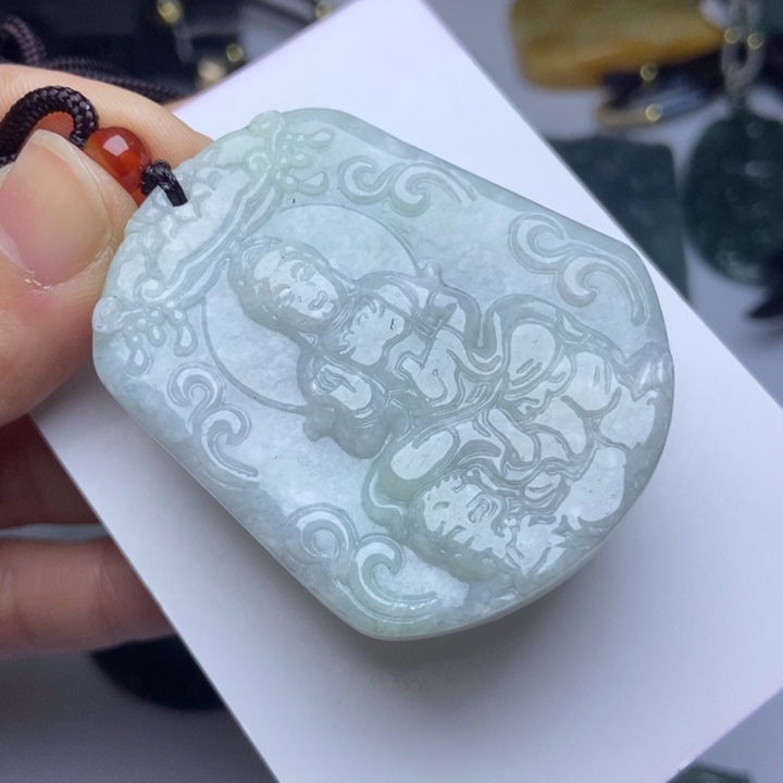 翡翠颈饰未镶嵌翡翠