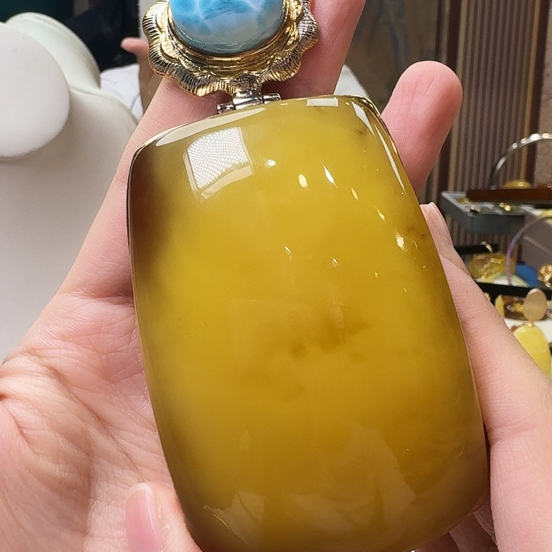 琥珀未镶嵌颈饰吊坠