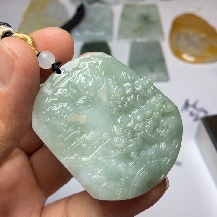 翡翠未镶嵌颈饰翡翠