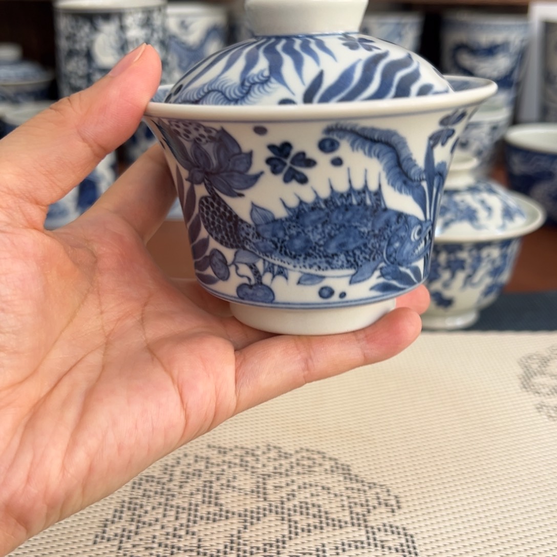 景德镇纯手绘鱼藻盖碗